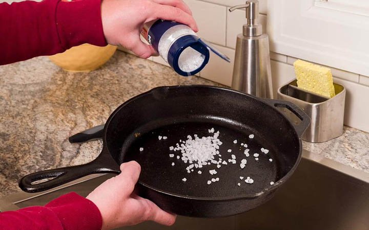 To Clean Cast Iron Pots And Pans Between Uses